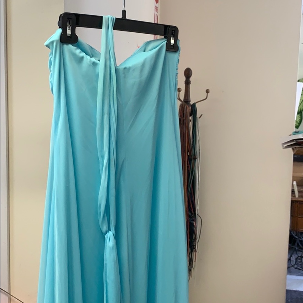 Gown - Picture 2 of 4